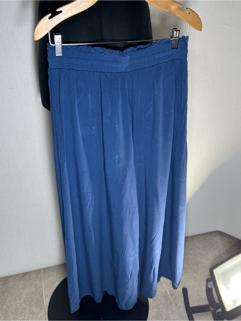Dokotoo size L Wide Leg Smocked Waist Pants - Blue - Picture 6 of 8